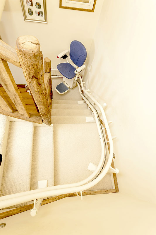 használt lépcsőlift, másnéven széklift, Angliából garanciával